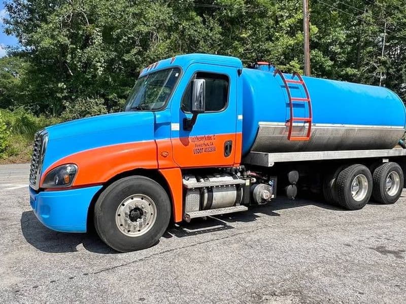 2016 Freightliner Liquid Recovery Tank Truck
